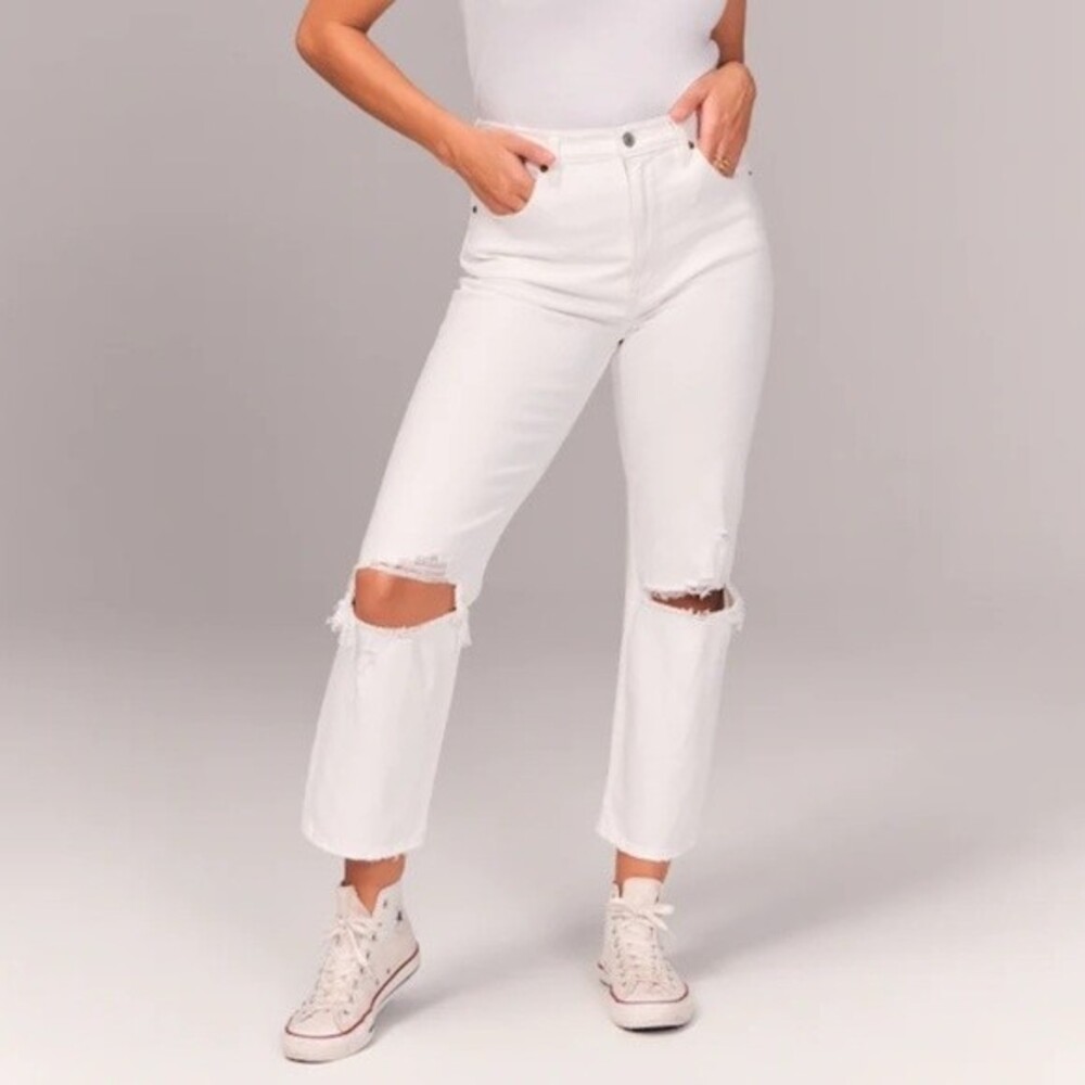 Abercrombie & Fitch Ultra High Rise Ankle Straight Jean in Ripped White | 25